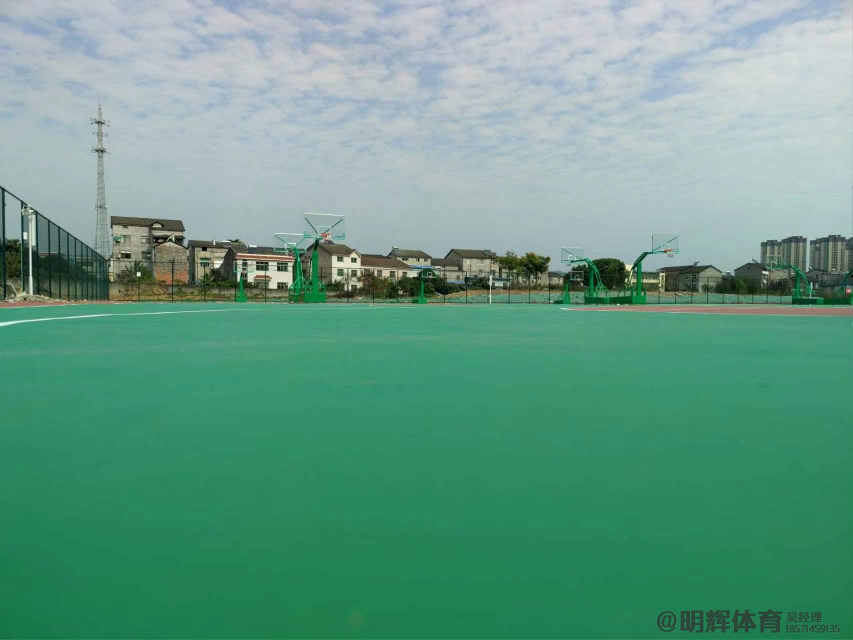 阿坝硬地丙烯酸球场的优缺点